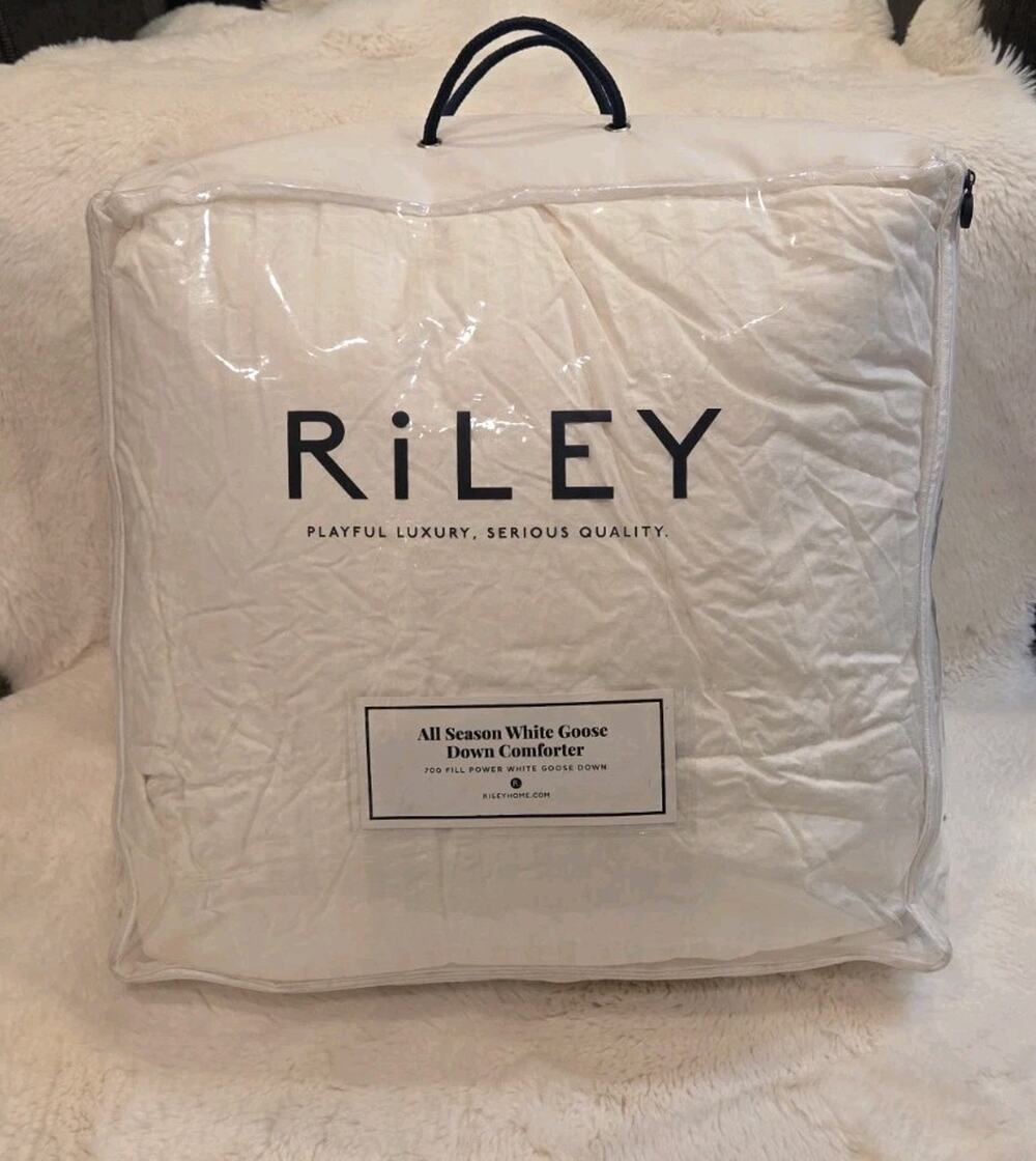 Riley Home All Season White Goose Down Comforter Full/Queen 700 Fill Power